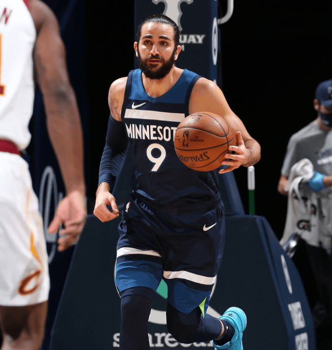  Doinb在篮网比赛中爆冷，问鼎冠军引发热议！免费下载爱游戏