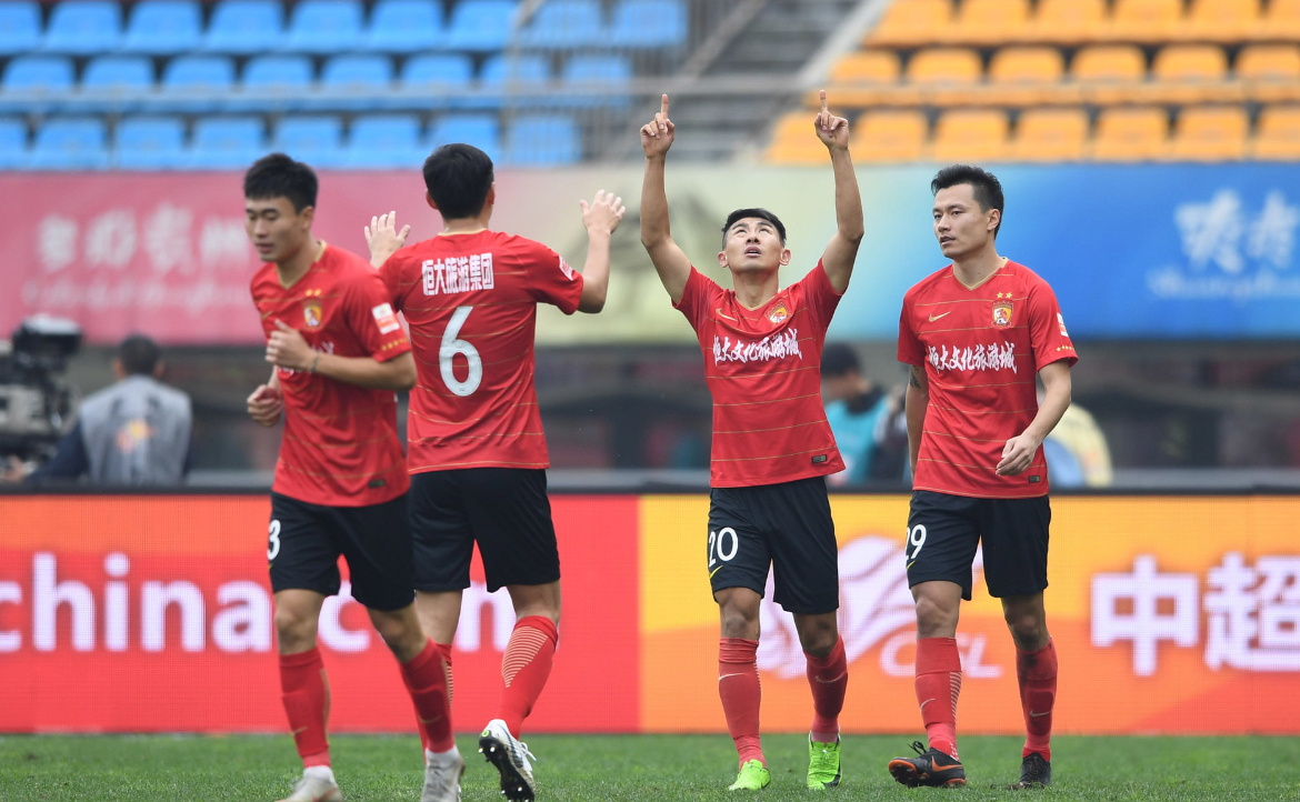 包含转会期中超焦点战，托特纳姆刷新队史纪录，底气十足，赛程密集仍需轮换的词条免费下载爱游戏