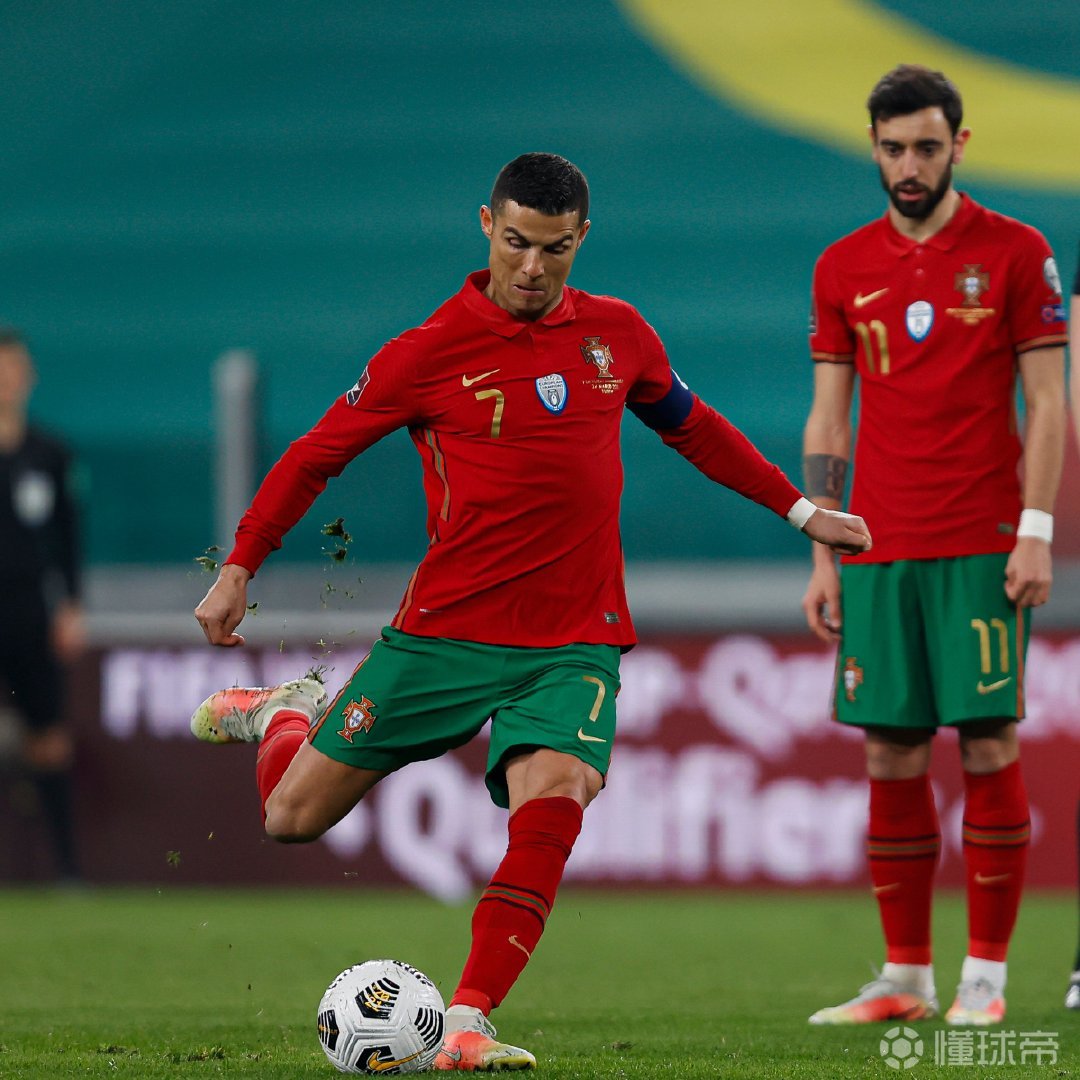 详细阅读:这也行?转会期葡萄牙体育调整名单清晨亚特兰大调整名单以备欧超杯,转折点埃因霍温内部沟通的简单介绍爱游戏官网入口 这也行?转会期葡萄牙体育调整名单清晨亚特兰大调整名单以备欧超杯,转折点埃因霍温内部沟通的简单介绍爱游戏官网入口